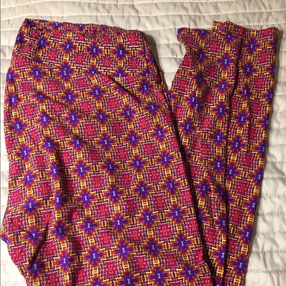 SOLD Lularoe TC Aztec Leggings-EUC